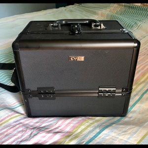 OFRA Cosmetics Pro Makeup Case